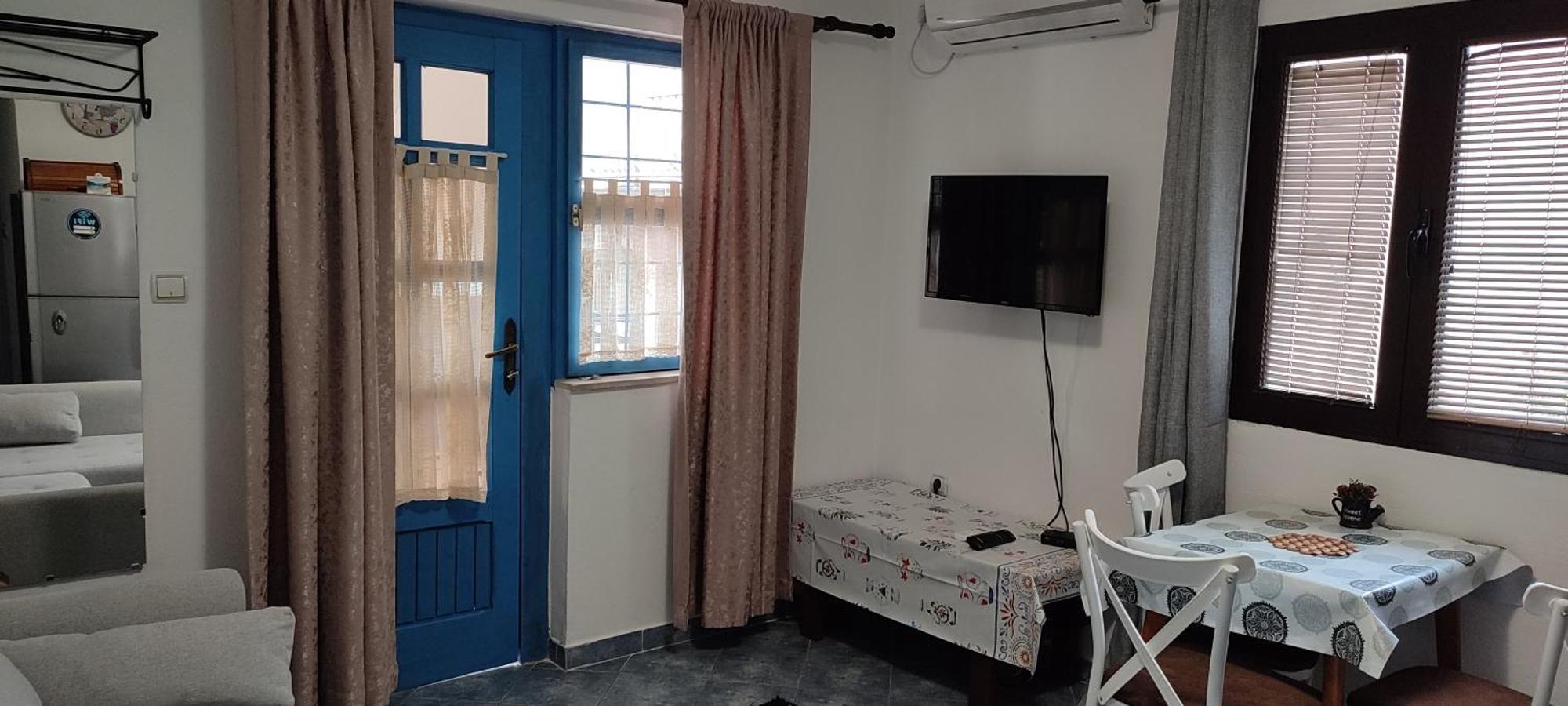 Bay Mola Aparts Kotor Oda fotoğraf